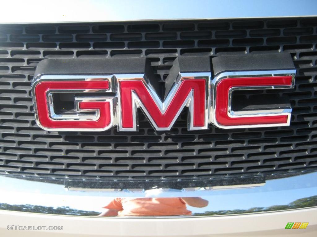 2011 GMC Acadia SLE Marks and Logos Photo #38057642