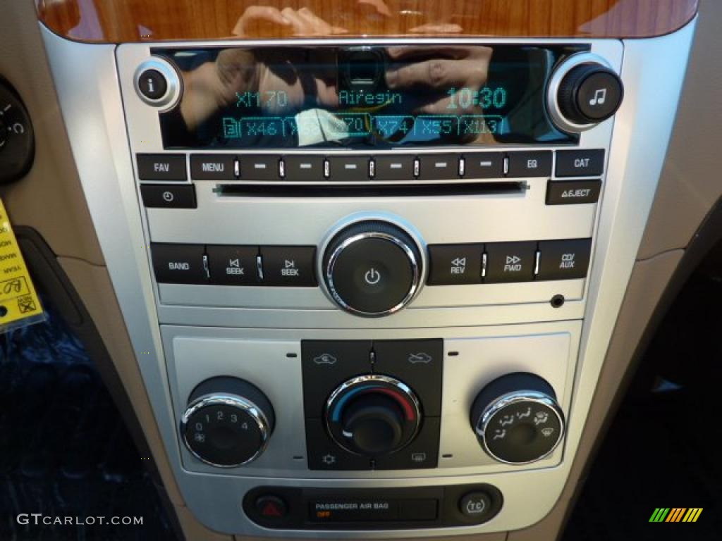 2011 Chevrolet Malibu LT Controls Photo #38058246