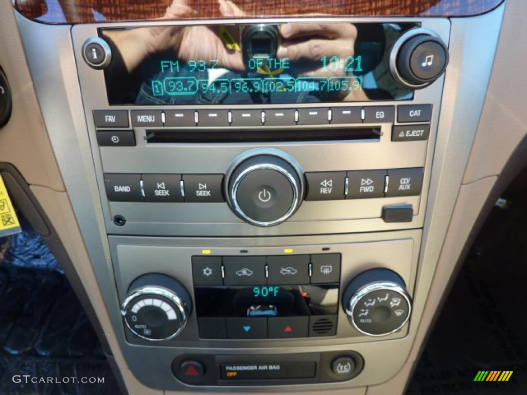 2011 Chevrolet Malibu LTZ Controls Photo #38058536