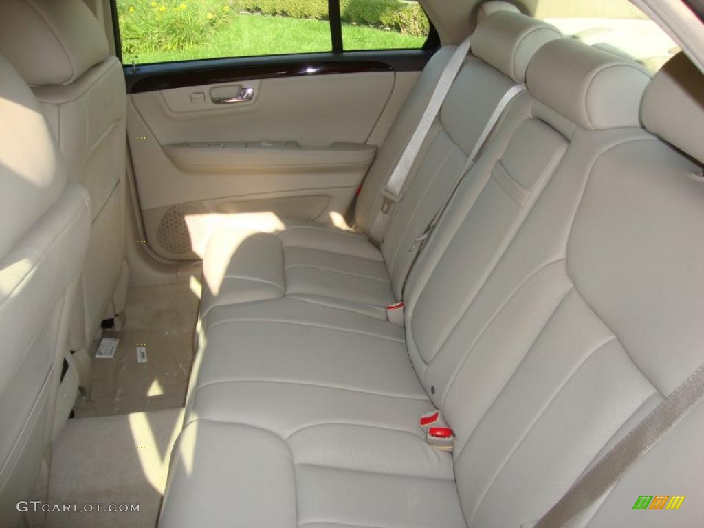 Shale/Cocoa Accents Interior 2011 Cadillac DTS Luxury Photo #38059618
