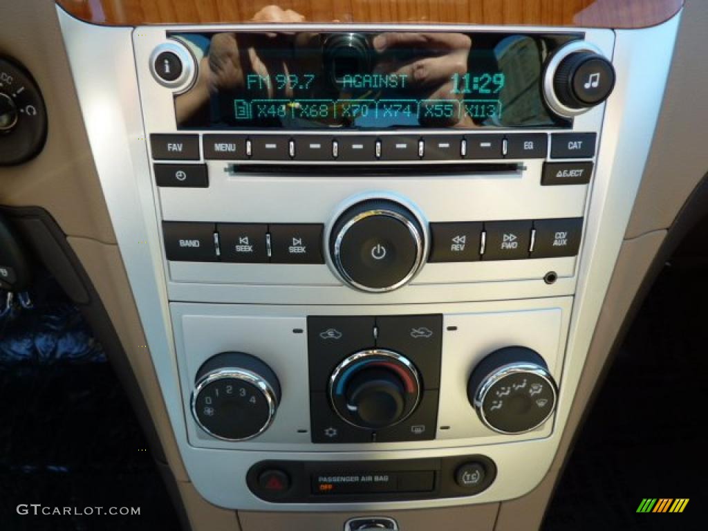2011 Chevrolet Malibu LT Controls Photo #38060698