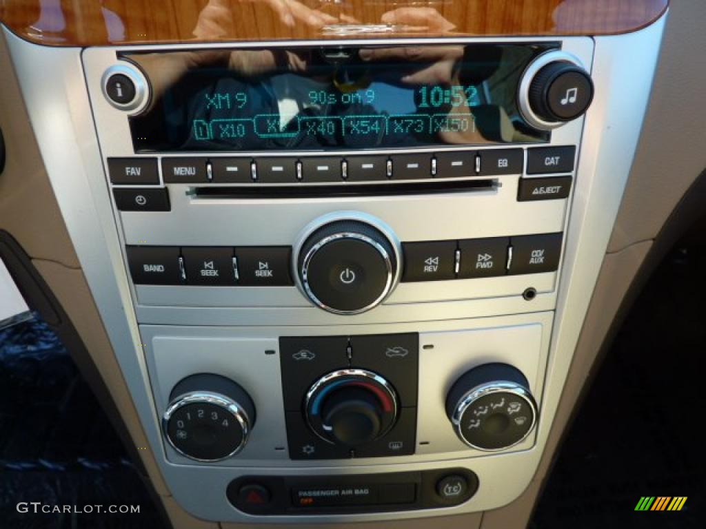 2011 Chevrolet Malibu LT Controls Photo #38061011