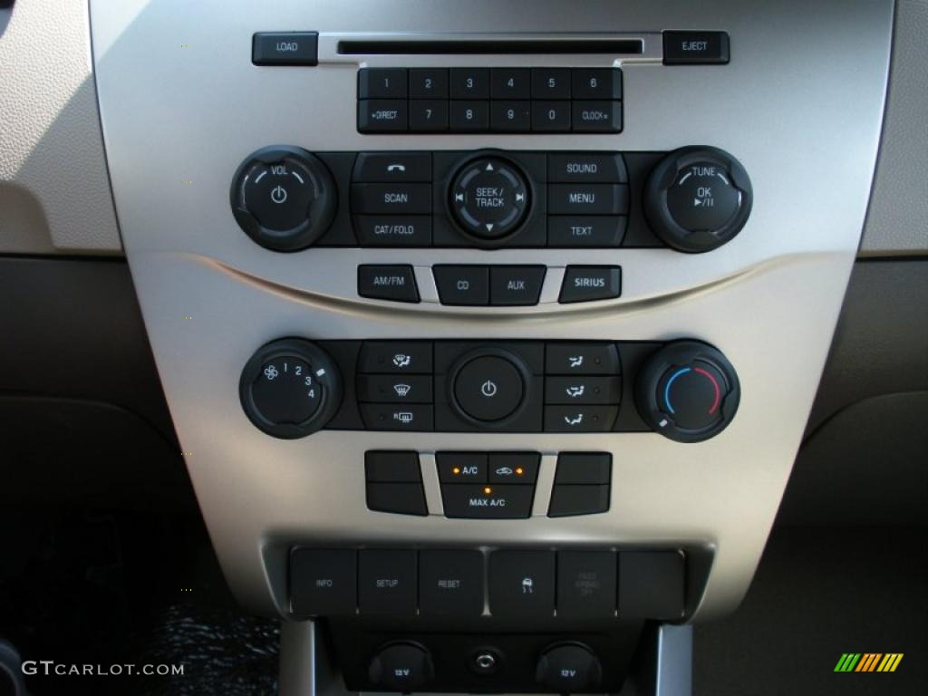 2011 Ford Focus S Sedan Controls Photo #38061500
