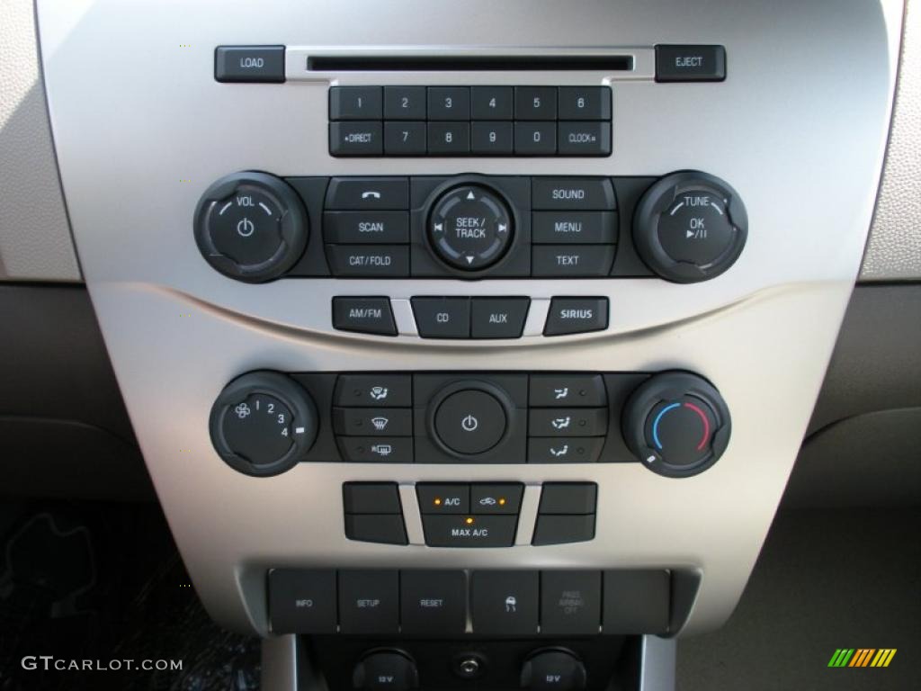 2011 Ford Focus S Sedan Controls Photo #38061696
