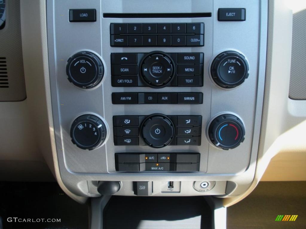 2011 Ford Escape XLT Controls Photo #38062086