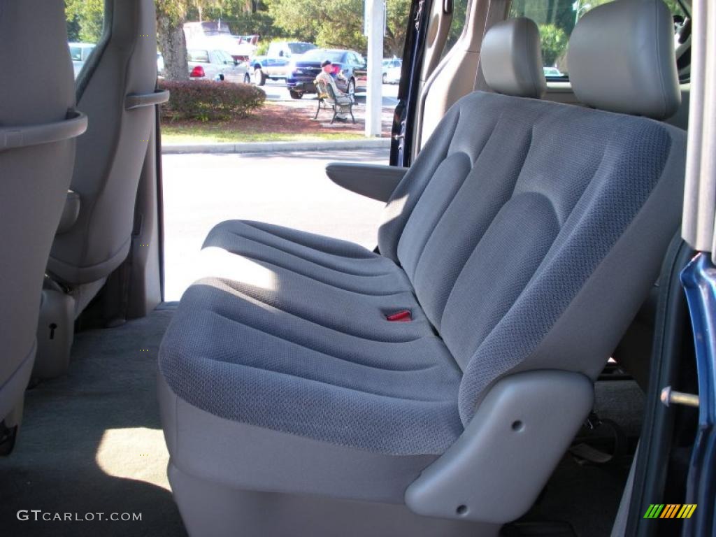 Mist Gray Interior 2002 Dodge Caravan SE Photo #38062920