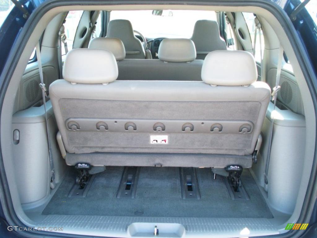 2002 Dodge Caravan SE Trunk Photo #38063084