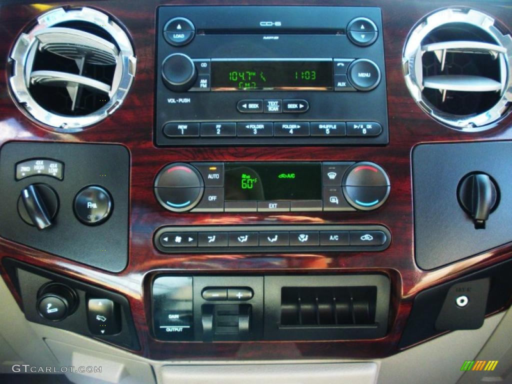 2008 Ford F250 Super Duty Lariat Crew Cab 4x4 Controls Photo #38063802