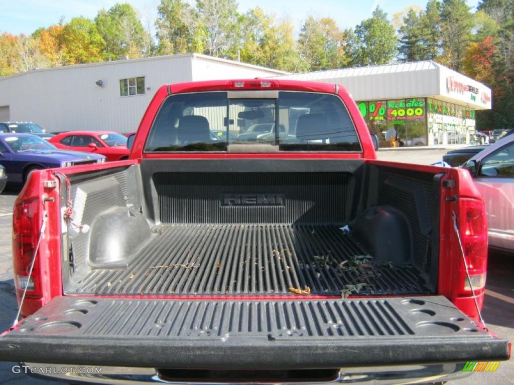 2005 Ram 1500 Laramie Regular Cab 4x4 - Flame Red / Taupe photo #6