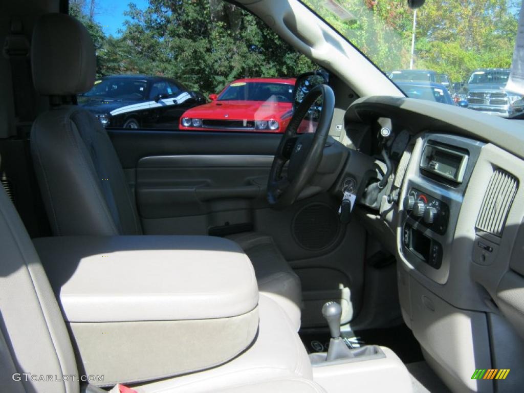 2005 Ram 1500 Laramie Regular Cab 4x4 - Flame Red / Taupe photo #7