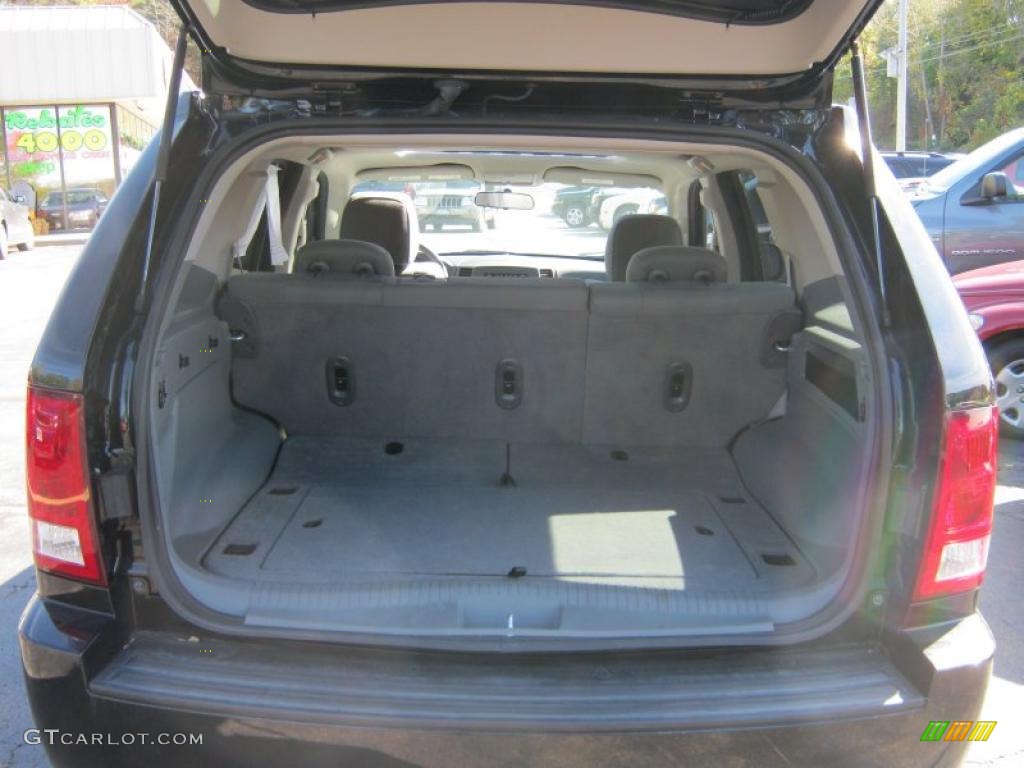 2007 Jeep Grand Cherokee Laredo 4x4 Trunk Photo #38064312