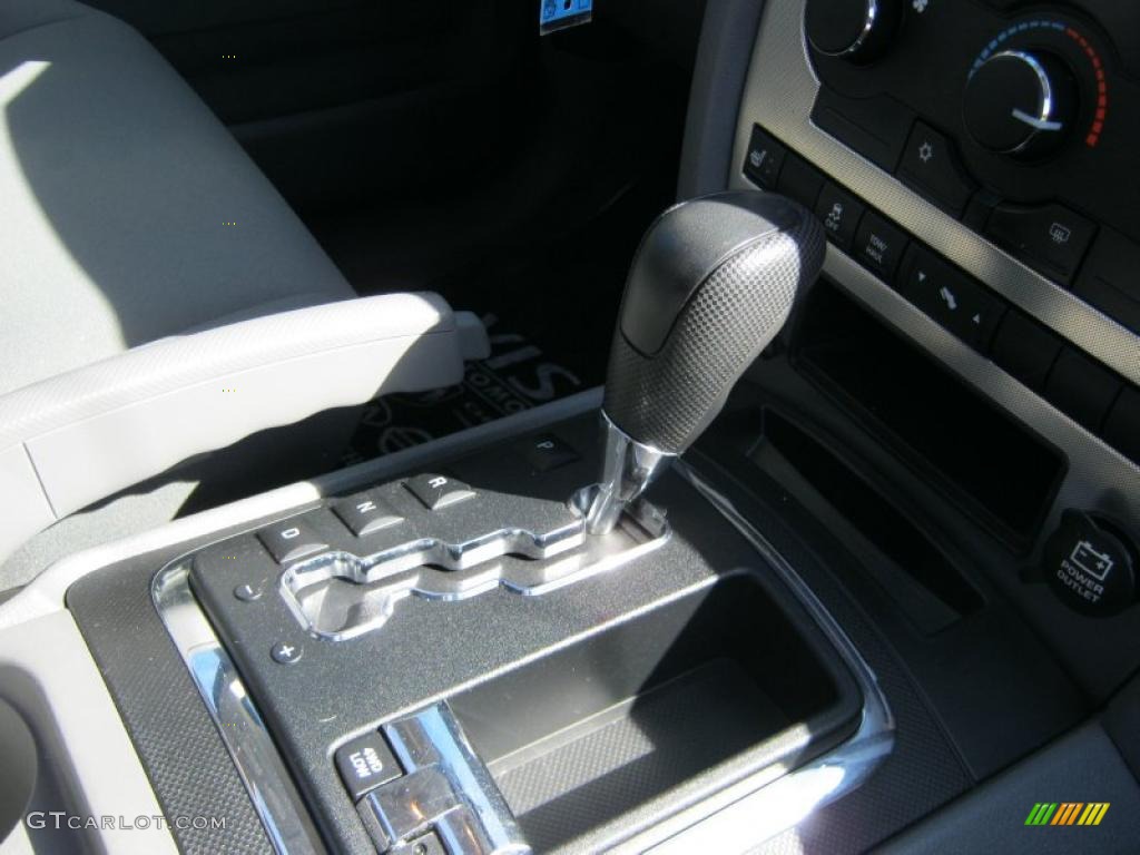 2007 Jeep Grand Cherokee Laredo 4x4 5 Speed Automatic Transmission Photo #38064544