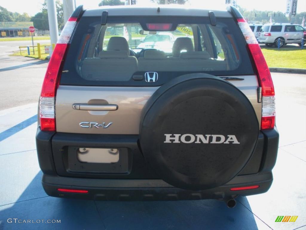 2005 CR-V LX - Sahara Sand Metallic / Ivory photo #4
