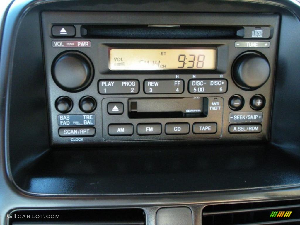 2005 Honda CR-V LX Controls Photo #38065432