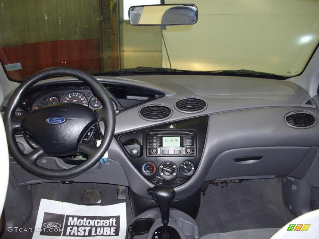 2003 Ford Focus ZTW Wagon Dashboard Photos