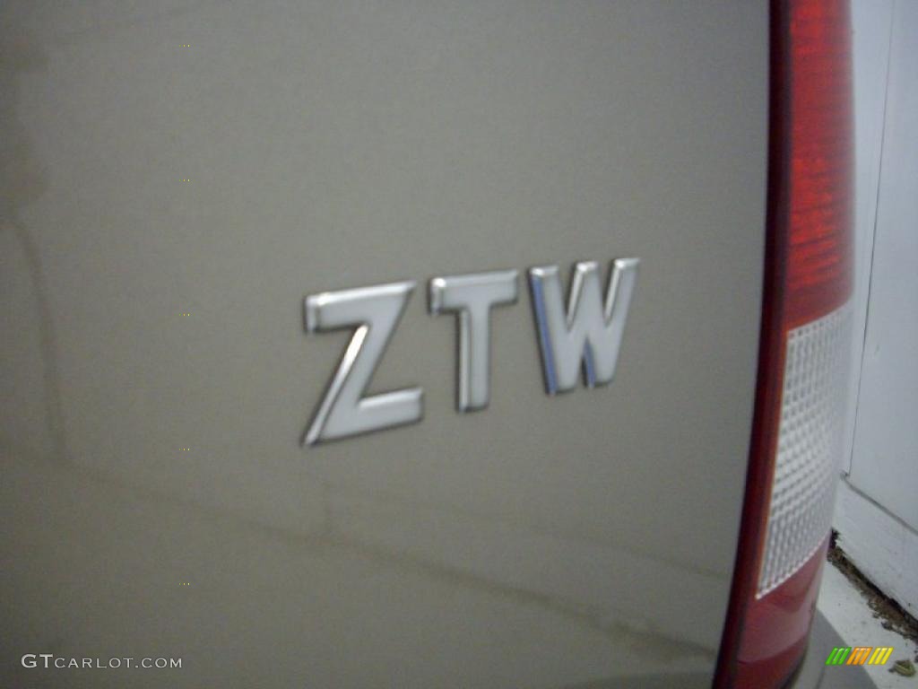 2003 Focus ZTW Wagon - Arizona Beige Metallic / Medium Graphite photo #21