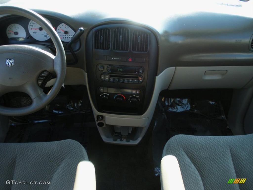 2005 Dodge Caravan SE Medium Slate Gray Dashboard Photo #38067485