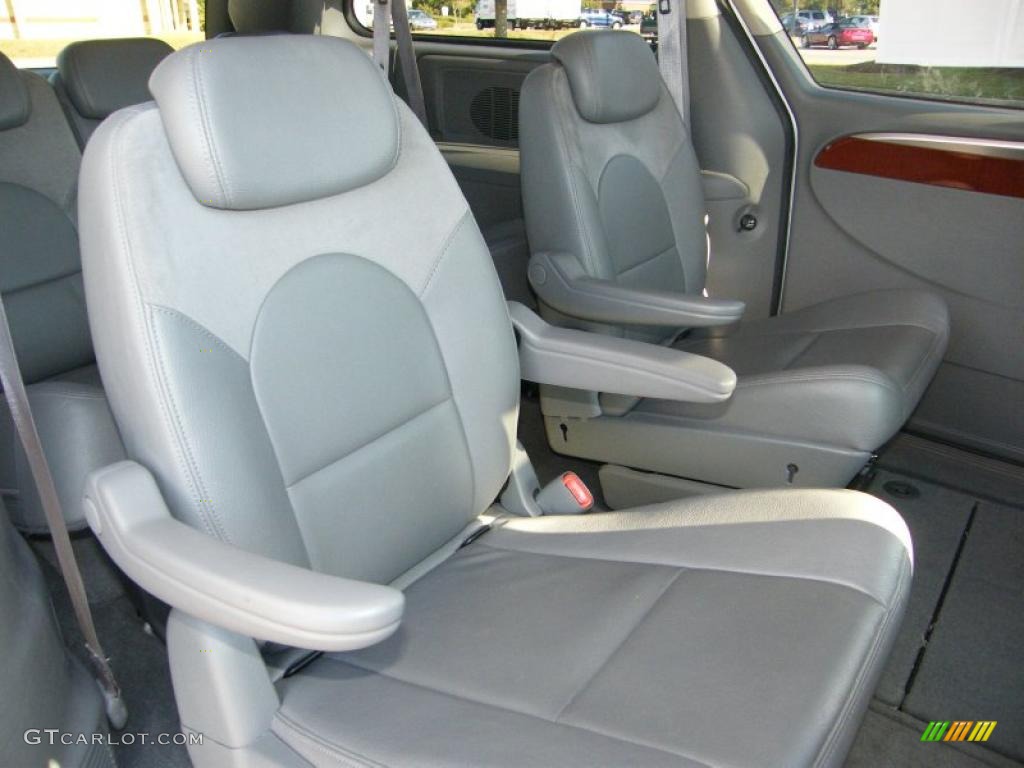 Medium Slate Gray Interior 2006 Chrysler Town & Country Limited Photo #38070321