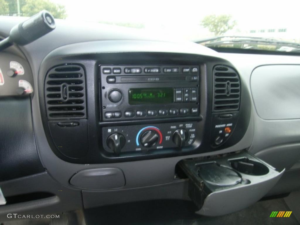 2004 Ford F150 SVT Lightning Controls Photo #38071057