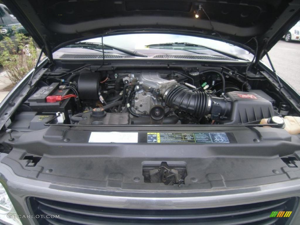 2004 Ford F150 SVT Lightning 5.4 Liter SVT Supercharged SOHC 16-Valve Triton V8 Engine Photo #38071101