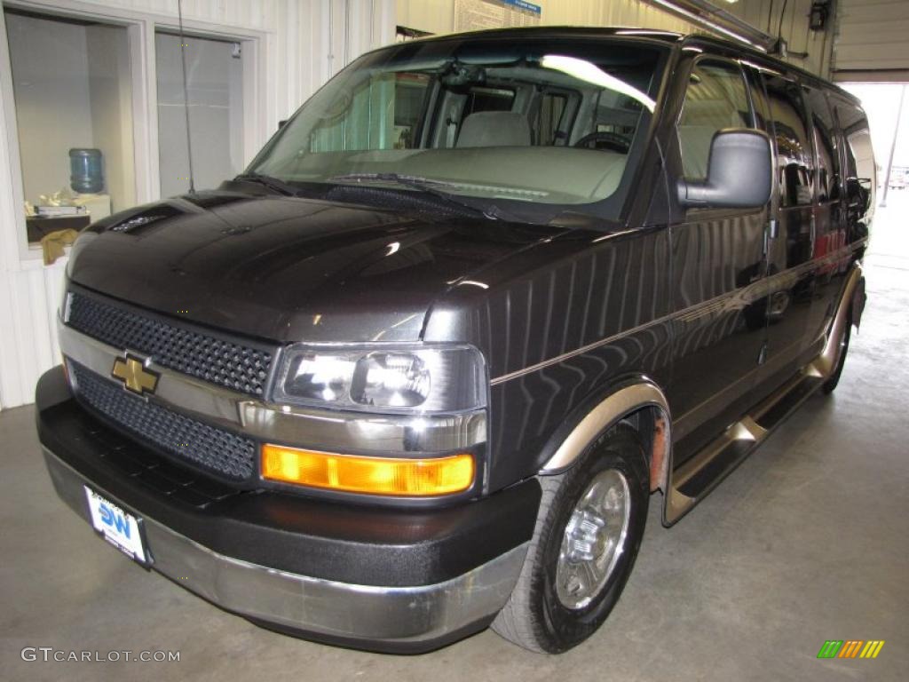 2004 Express 1500 Passenger Conversion Van - Dark Gray Metallic / Neutral photo #2