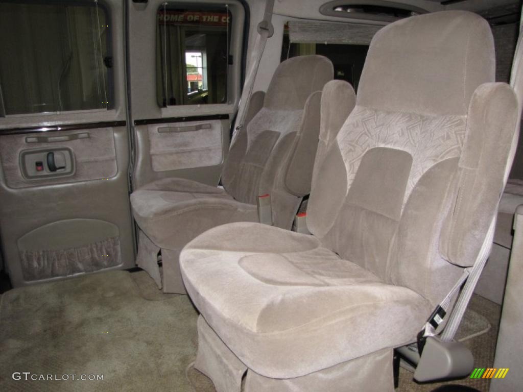 Neutral Interior 2004 Chevrolet Express 1500 Passenger Conversion Van Photo #38071381