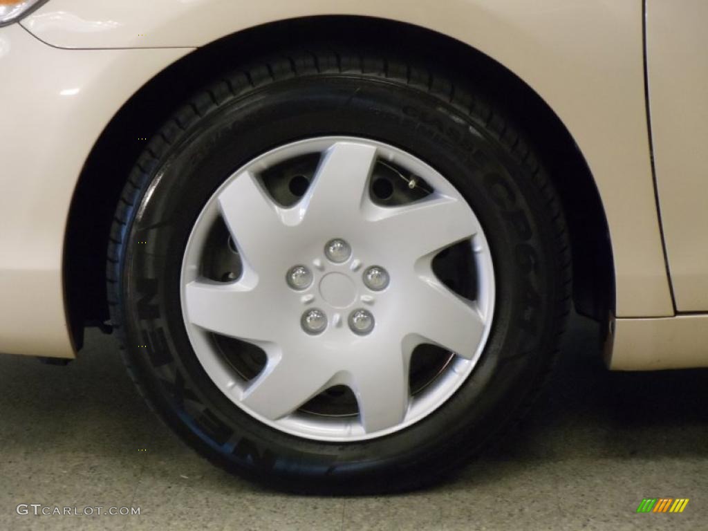 2010 Camry LE - Sandy Beach Metallic / Bisque photo #4