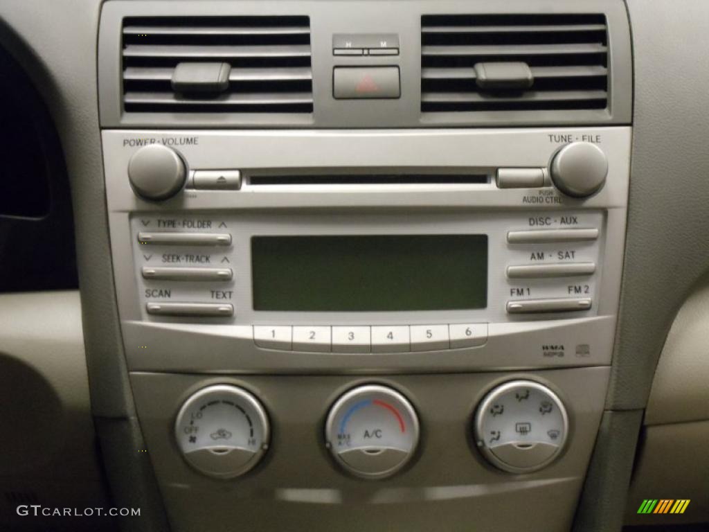 2010 Camry LE - Sandy Beach Metallic / Bisque photo #13