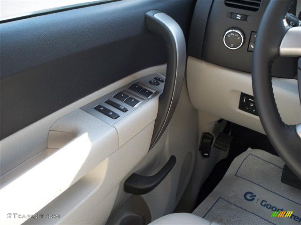 2011 Chevrolet Silverado 2500HD LT Crew Cab 4x4 Controls Photo #38072377