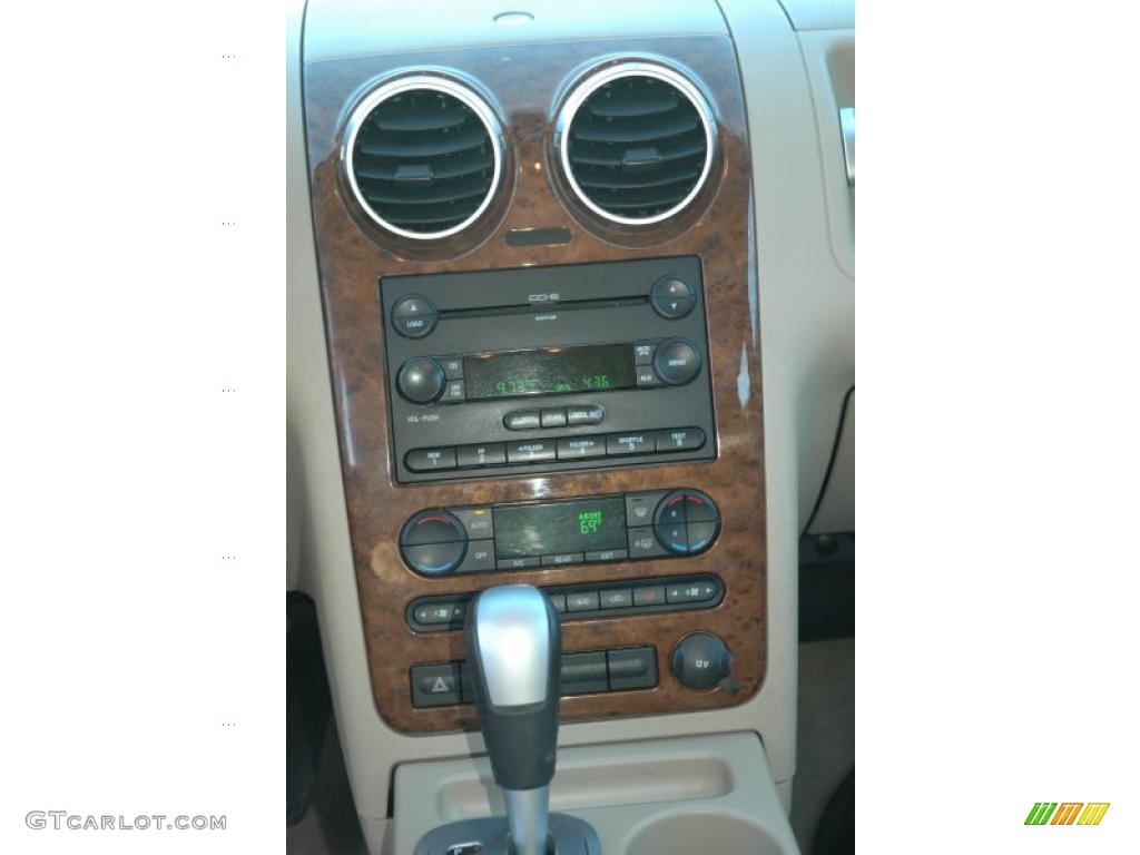 2006 Ford Freestyle Limited Controls Photo #38073795