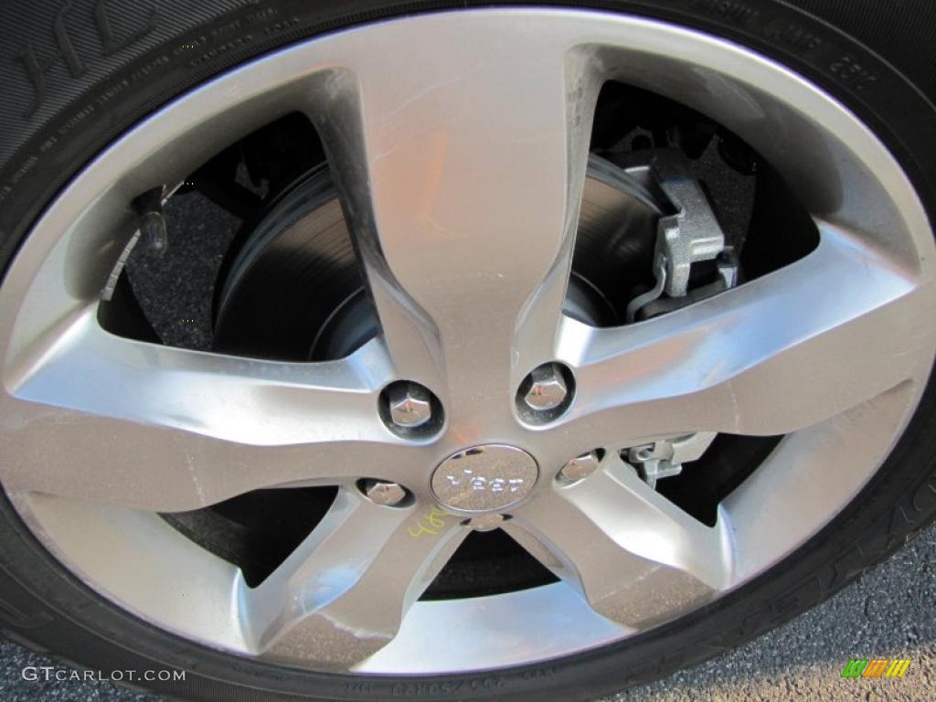 2011 Jeep Grand Cherokee Overland Wheel Photo #38077519