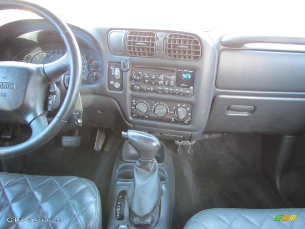 2000 GMC Jimmy Diamond Edition Graphite Dashboard Photo #38078027