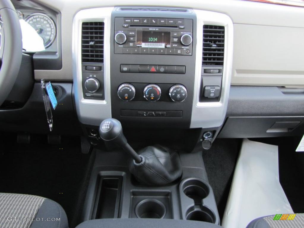2011 Dodge Ram 3500 HD Big Horn Crew Cab 4x4 Dually Controls Photo #38078139