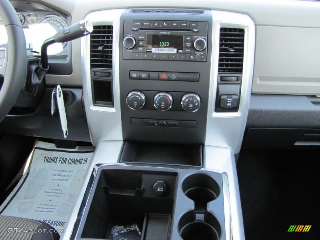 2011 Dodge Ram 3500 HD Big Horn Crew Cab Dually Controls Photo #38078567