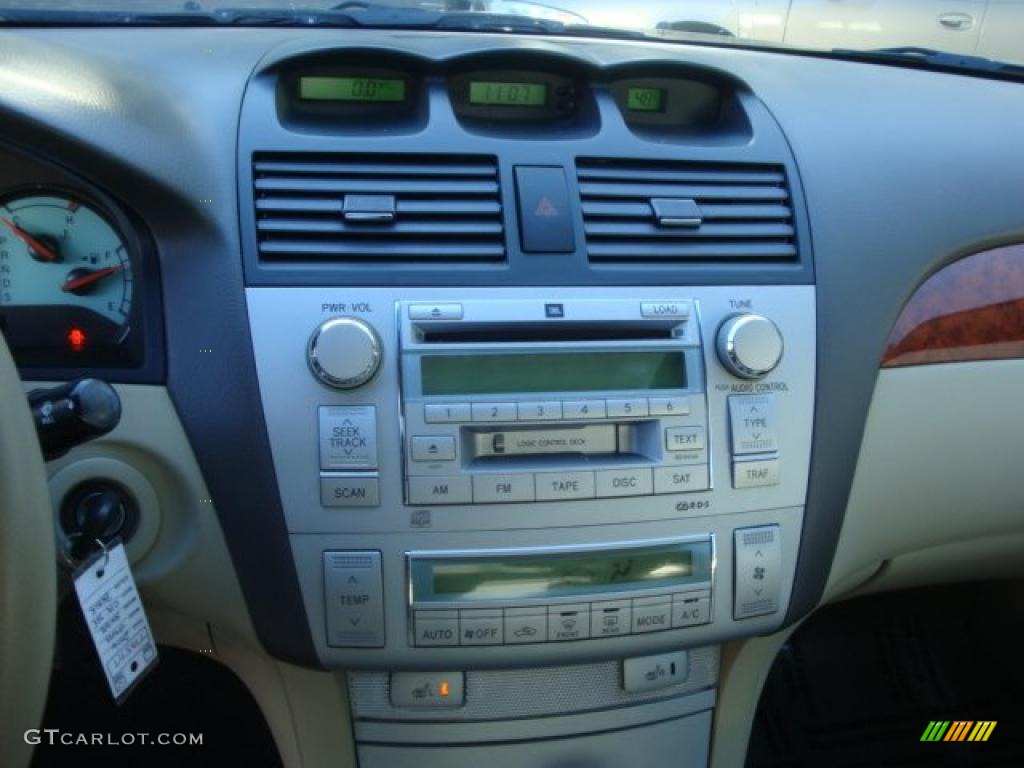 2006 Toyota Solara SLE V6 Coupe Controls Photo #38080347