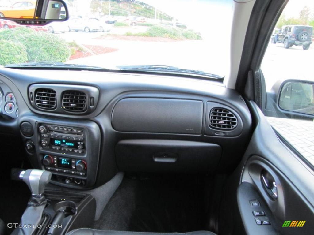 2007 Chevrolet TrailBlazer SS Ebony Dashboard Photo #38080443