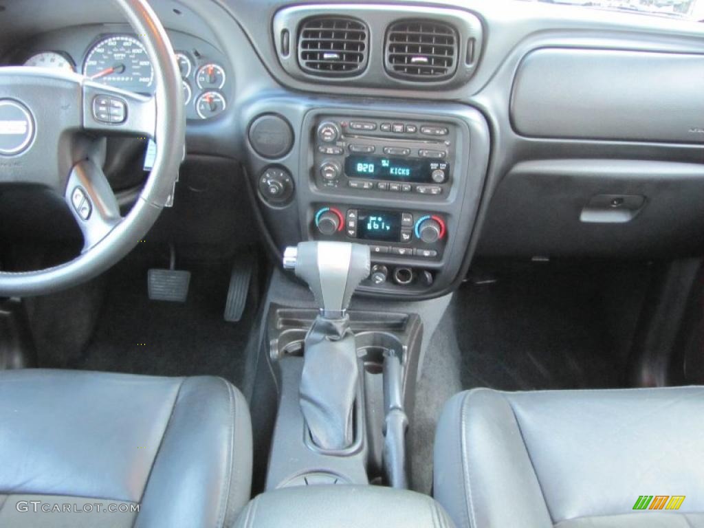 2007 Chevrolet TrailBlazer SS Ebony Dashboard Photo #38080459