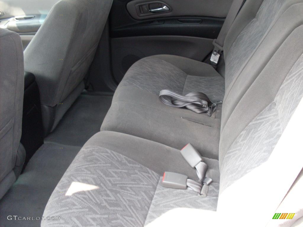 Gray Interior 2004 Isuzu Axiom S Photo #38080619