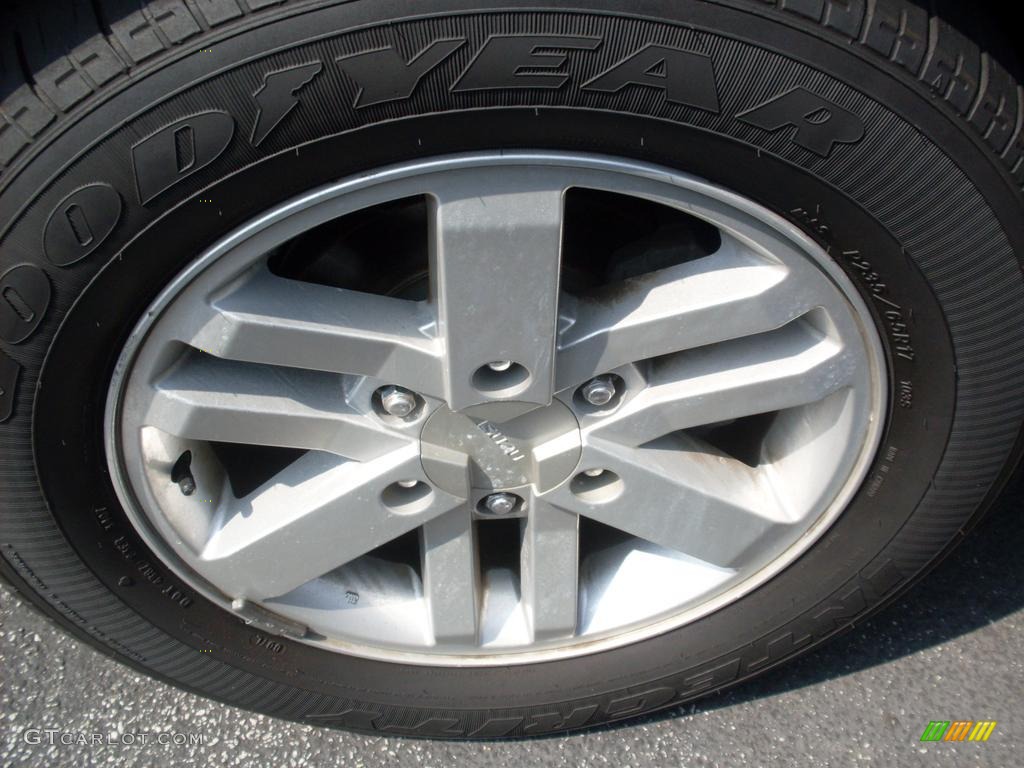 2004 Isuzu Axiom S Wheel Photo #38080695