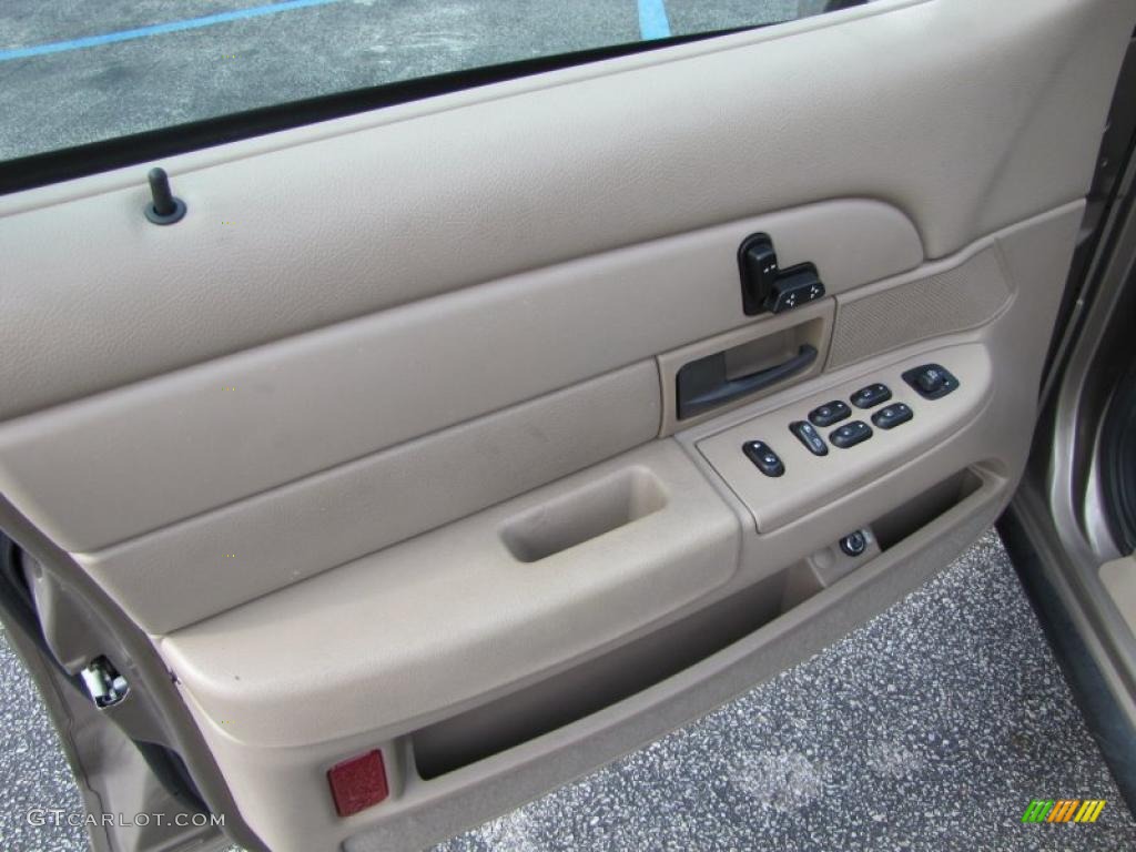 Medium Parchment Interior 2004 Ford Crown Victoria LX Photo #38082639