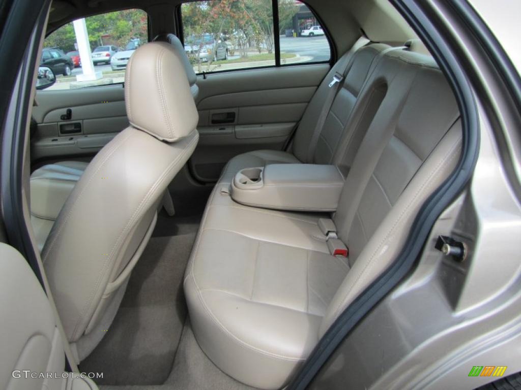 Medium Parchment Interior 2004 Ford Crown Victoria LX Photo #38082655