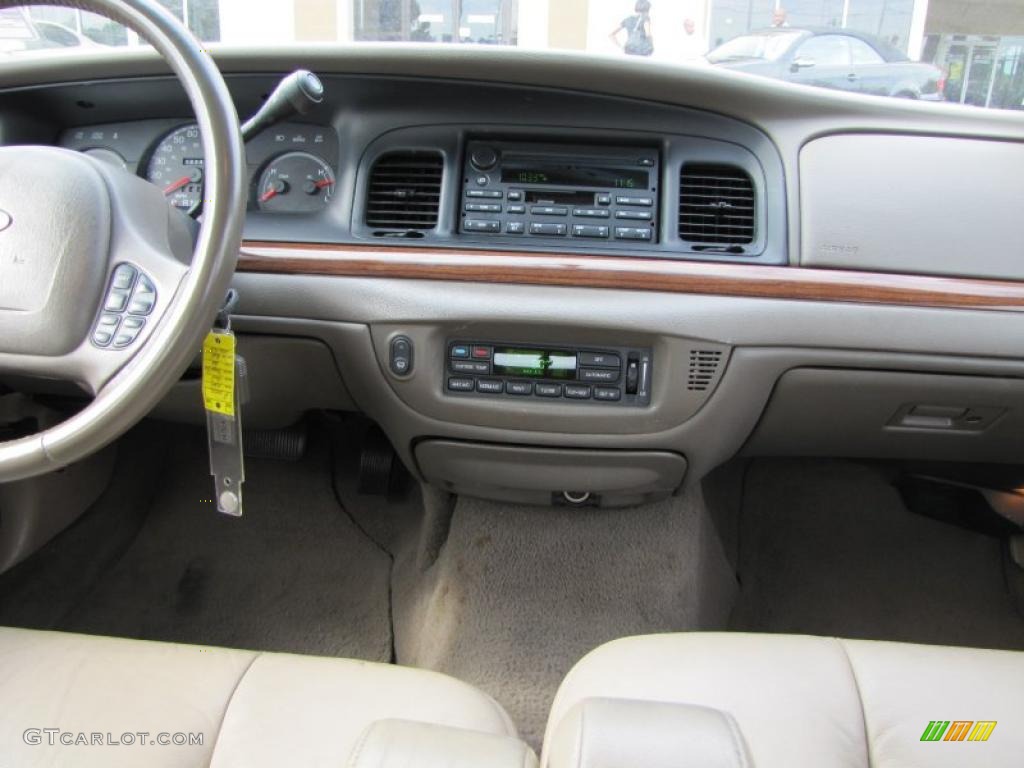 2004 Ford Crown Victoria LX Medium Parchment Dashboard Photo #38082687