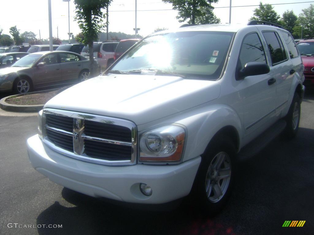 2004 Durango SLT - Bright White / Khaki photo #1