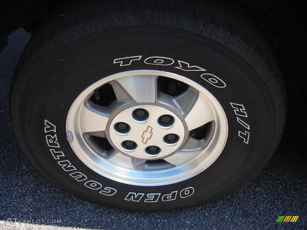 2001 Chevrolet Suburban 1500 LS Wheel Photo #38083627