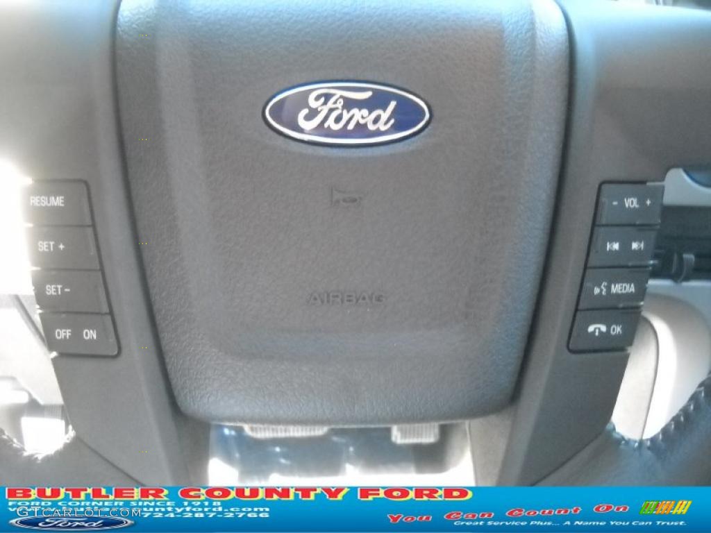 2010 F150 Lariat SuperCrew 4x4 - Dark Blue Pearl Metallic / Medium Stone photo #24