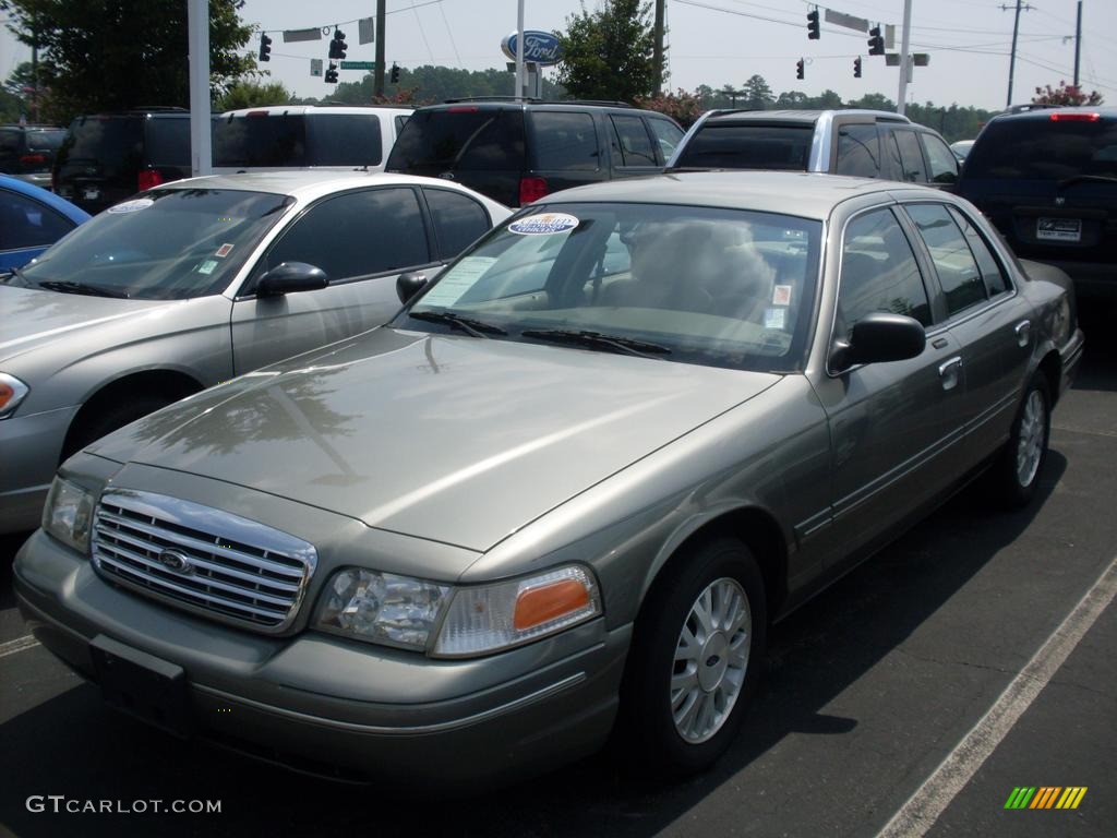 2004 Crown Victoria LX - Spruce Green Metallic / Medium Parchment photo #1