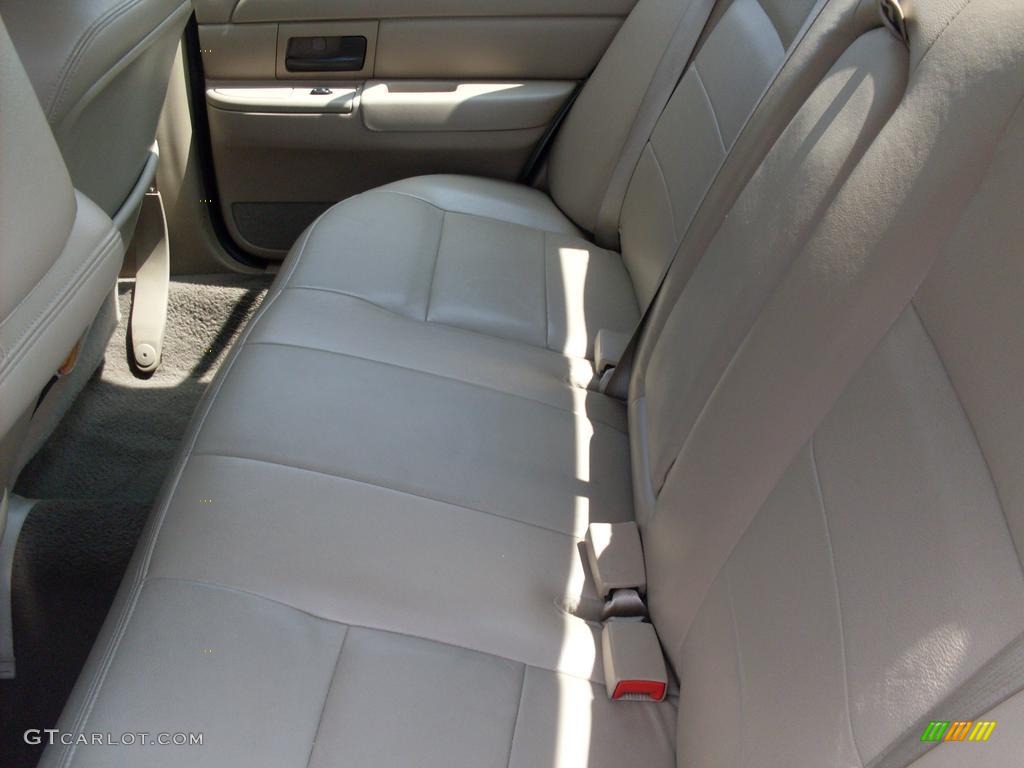 Medium Parchment Interior 2004 Ford Crown Victoria LX Photo #38085030