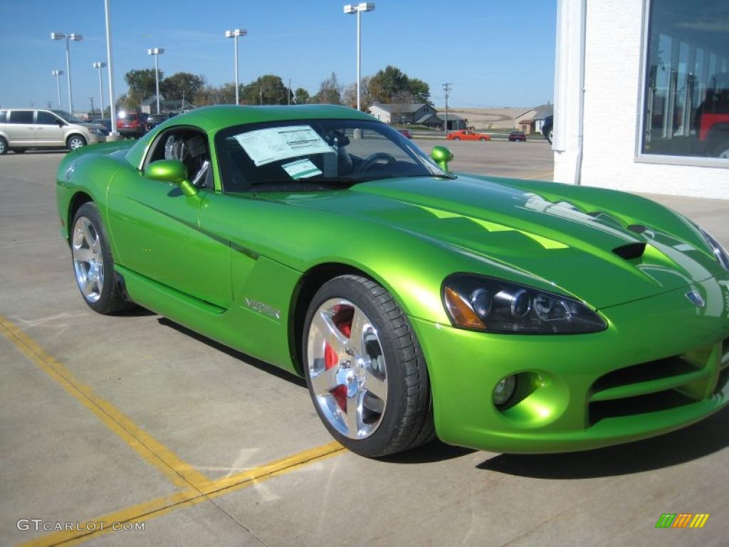2010 Viper SRT10 Coupe - Viper Snakeskin Green Pearl / Black photo #2