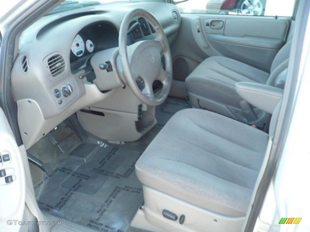 Taupe Interior 2003 Dodge Caravan Sport Photo #38085643