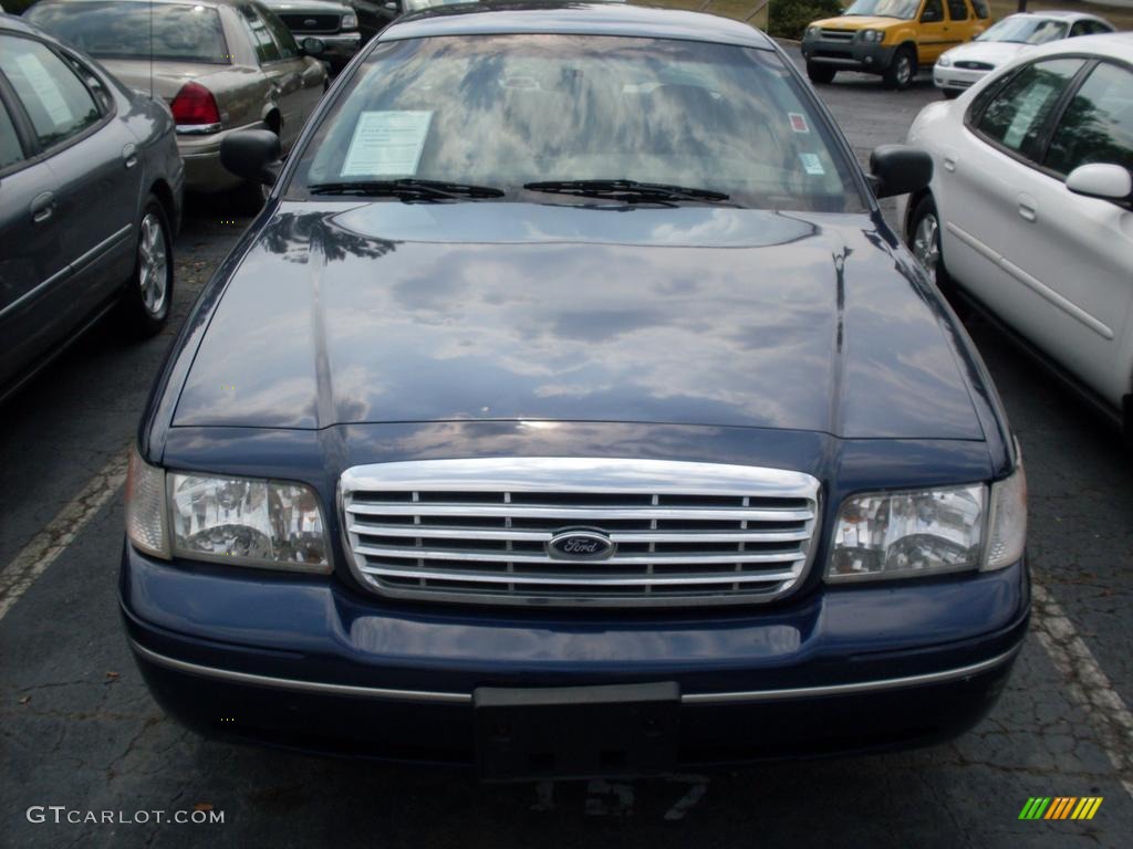 2004 Crown Victoria LX - Dark Blue Pearl Metallic / Medium Parchment photo #2